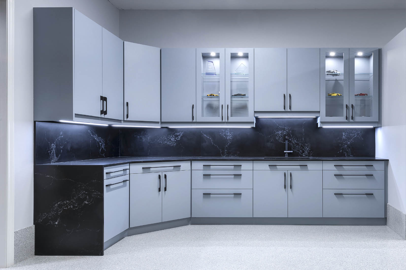 xgarage_living_toronto_showroom-14.jpg.pagespeed.ic.-RH8woHn8W