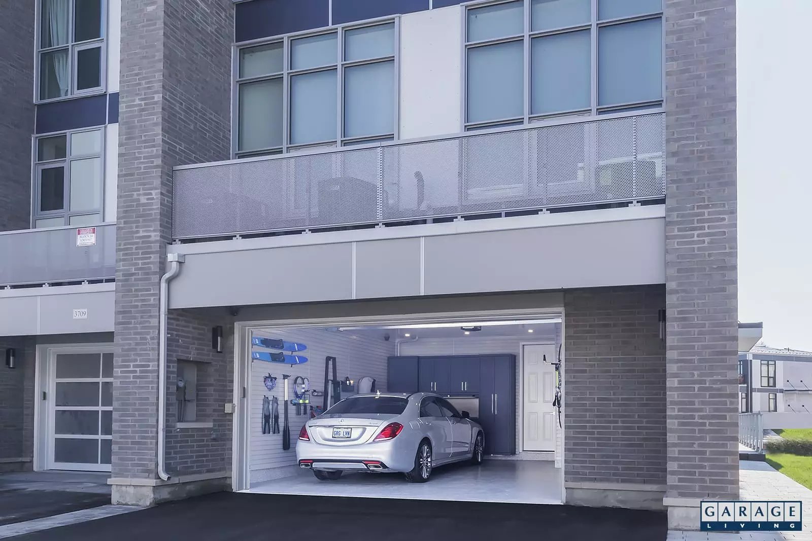 Farage interior design - Garage Living